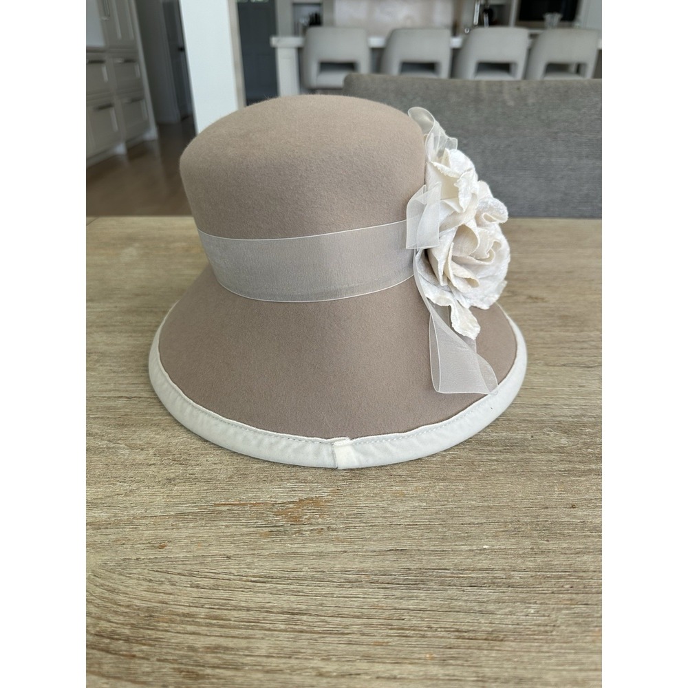 Jennifer Cirelli Millinery Felt Hat Beige Floral Bridal Tea Party Church Derby - Picture 3 of 6